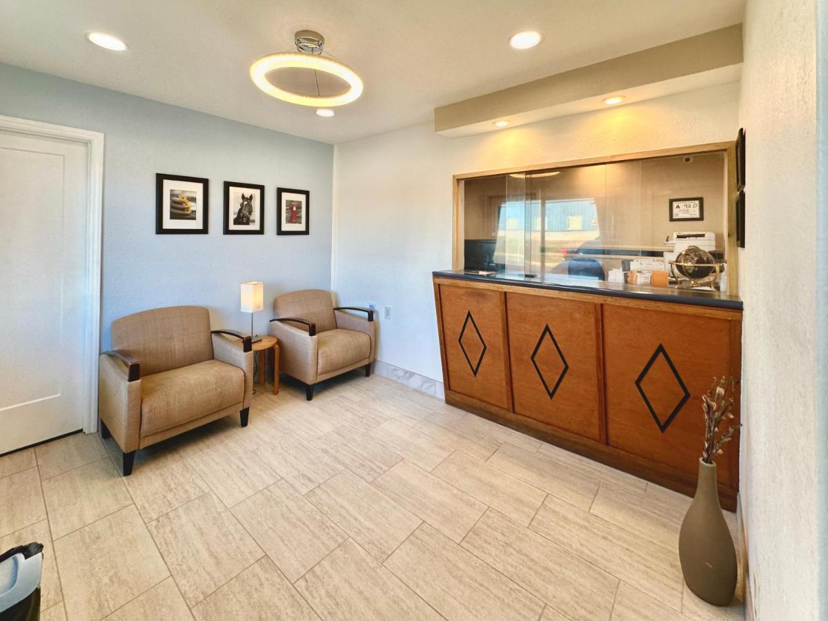 Royal Inn And Suites Charlotte Airport 외부 사진