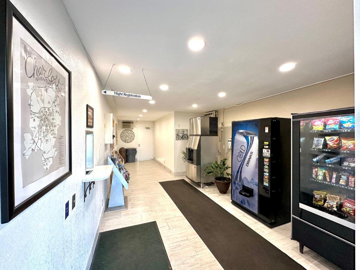 Royal Inn And Suites Charlotte Airport 외부 사진