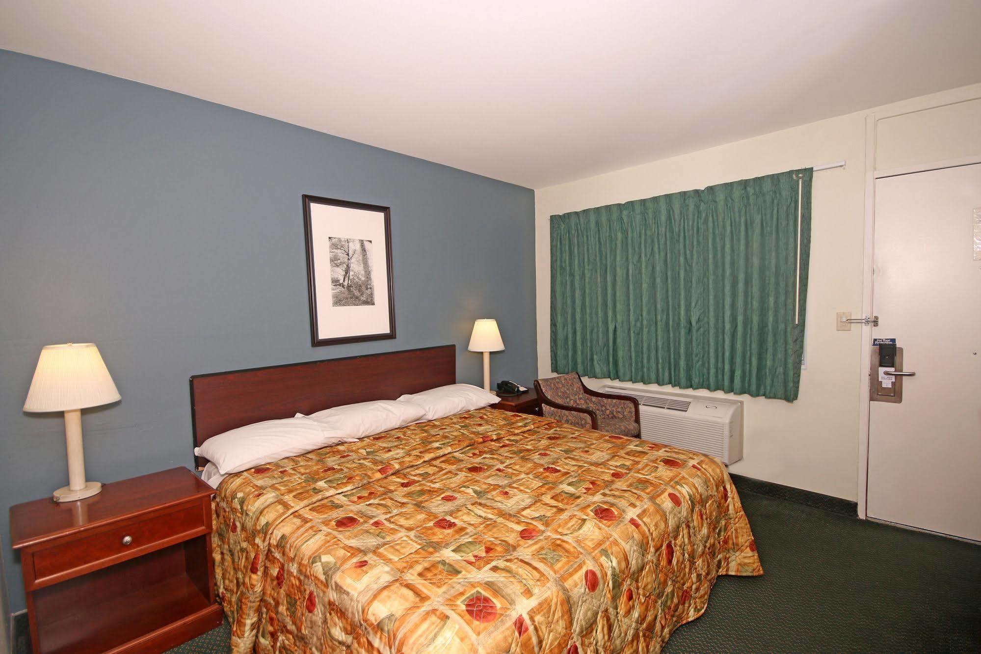 Royal Inn And Suites Charlotte Airport 외부 사진
