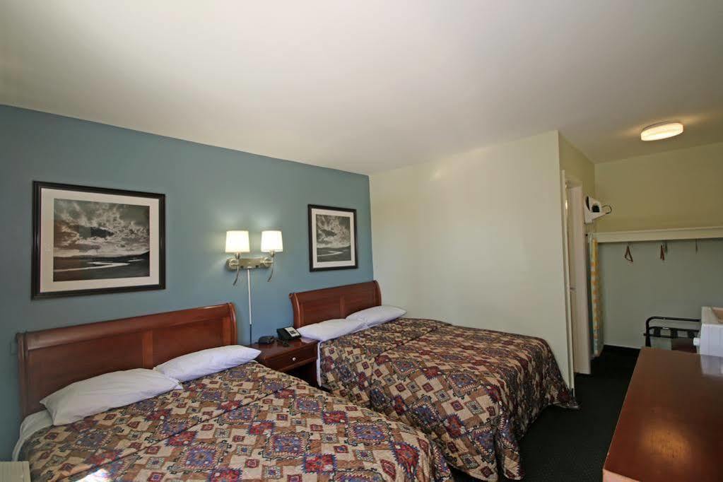 Royal Inn And Suites Charlotte Airport 외부 사진